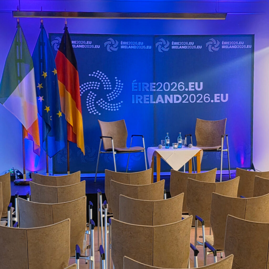 Irische Ratspräsidentschaft im Rat der Europäischen Union mit I.E. Maeve Collins